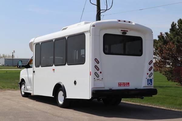 2015 Chevrolet G4500 ARBOC 15 Passenger Spirit of Mobility Shuttle for sale in Crystal Lake, OH – photo 7