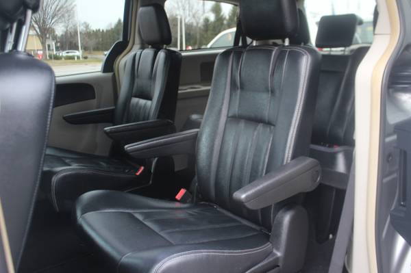 2016 Chrysler Town Country 4dr Wgn Touring - - by for sale in Trevose, PA – photo 6