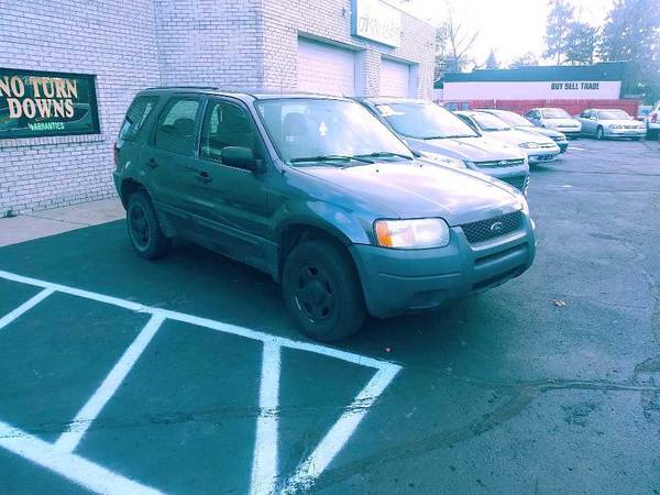 2004 FORD ESCAPE XLT LOTS NEW DRIVES SUPER.priced to sell - cars &... for sale in Clinton Township, MI