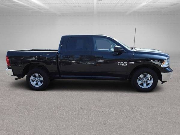 2019 Ram 1500 Classic SLT 4WD Crew Cab for sale in Wilmington, NC – photo 9