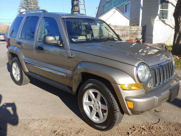 2007 Jeep Liberty Limited 4x4 ULTRA Clean - cars & trucks - by... for sale in Derry, NH – photo 7