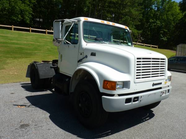 Low Miles International 4700 Day Cab Diesel Truck DT466 AUTOMATIC for sale in Duluth, GA – photo 3