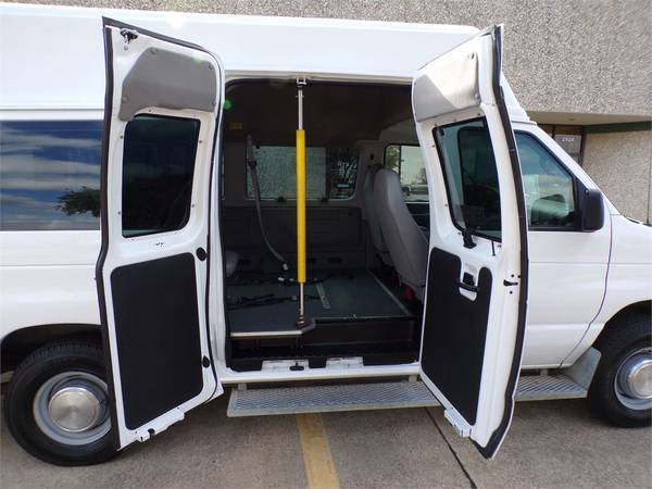 78K MILE FORD E350 HANDICAPPED WHEELCHAIR ADA MOBILITY POWER LIFT... for sale in Irving, MO – photo 18