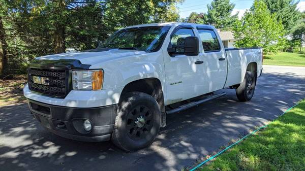 2011 3500 HD. GMC Sierra 4x4 on the Floor - cars & trucks - by owner... for sale in Chateaugay, NY – photo 16