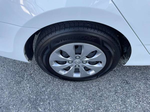 2017 Hyundai Accent SE White/Gray Just 69K Miles Clean Title No for sale in Baldwin, NY – photo 22