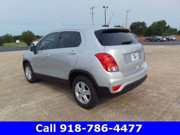 2020 Chevy Chevrolet Trax LS suv Silver - - by dealer for sale in Grove, AR – photo 9