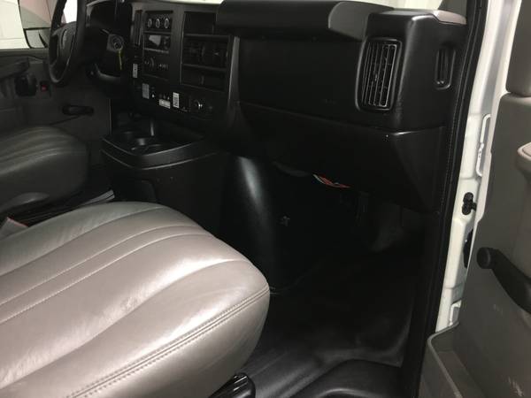 2016 GMC Savana Cutaway G3500 DRW 16Ft Morgan Box Truck 6 0L V8 for sale in Arlington, KS – photo 15
