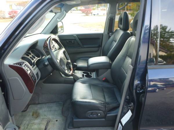 2002 MITSUBISHI MONTERO LIMITED VERY CLEAN 4X4 3RD ROW 7 PASS LEATHER for sale in Milford, MA – photo 10