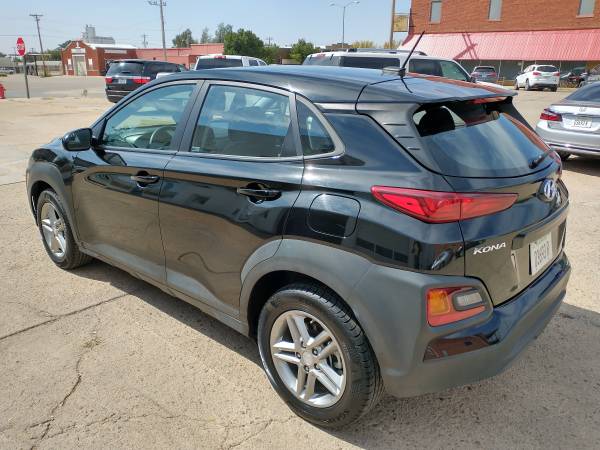 2019 Hyundai Kona SE, AWD, 23K miles - cars & trucks - by dealer -... for sale in Coldwater, KS – photo 3