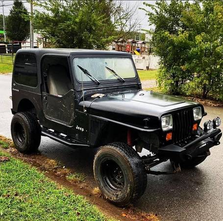 1990 Jeep Wrangler LOW MILES - cars & trucks - by owner - vehicle... for sale in Clarksville, TN – photo 4