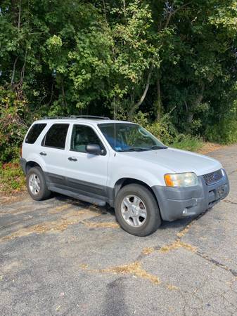 2004 Ford Escape XLT - cars & trucks - by owner - vehicle automotive... for sale in Hanson, Ma, MA – photo 2