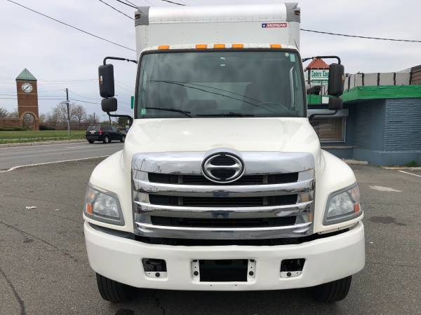 2013 Hino 268, Liftgate, 24 Feet Box, Side Door, LIKE NEW for sale in Jersey City, NY – photo 3