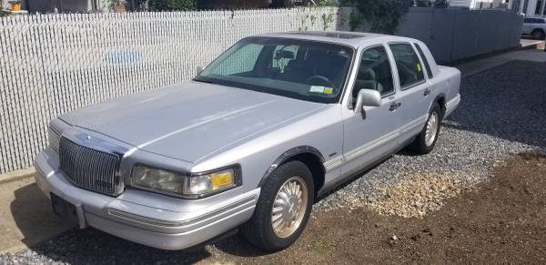 1996 Lincoln TownCar for sale in Howard Beach, NY – photo 6