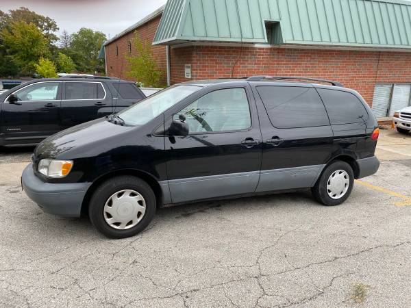 1999 Toyota Sienna Clean - cars & trucks - by owner - vehicle... for sale in West Chicago, IL. 60185, IL – photo 3