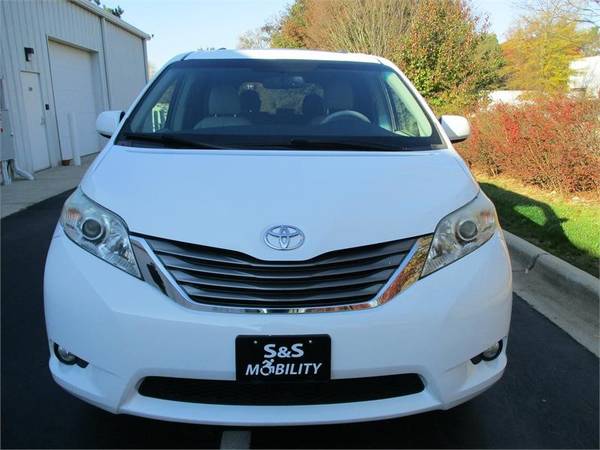 HANDICAP/WHEELCHAIR ACCESSIBLE VAN - 2011 TOYOTA SIENNA XLE/LIMITED... for sale in Raleigh, SC – photo 4