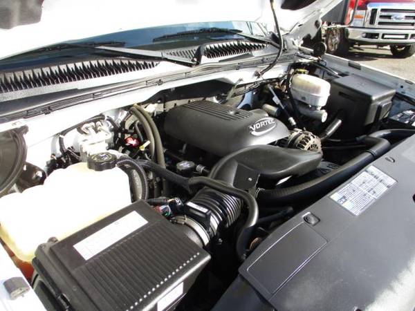 2007 Chevrolet Silverado 3500 Classic REG. CAB 4X4 GAS, CAB CHASSIS... for sale in south amboy, AL – photo 21