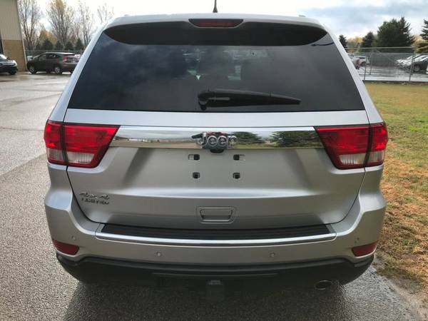 2013 *Jeep* *Grand* *Cherokee* *Limited* - cars & trucks - by dealer... for sale in Farmington, MN – photo 3