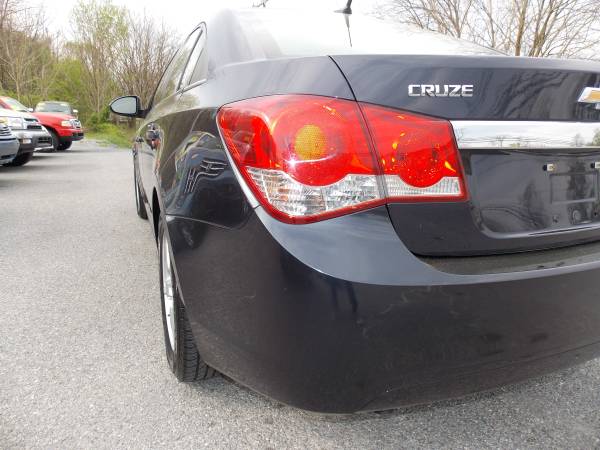 2014 Chevrolet Cruze 1LT ( very low mileage, clean, good on gas) for sale in Carlisle, PA – photo 11