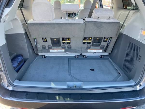 2016 Toyota Sienna LE Mobility van wheelchair handicap accessible for sale in skokie, IN – photo 19