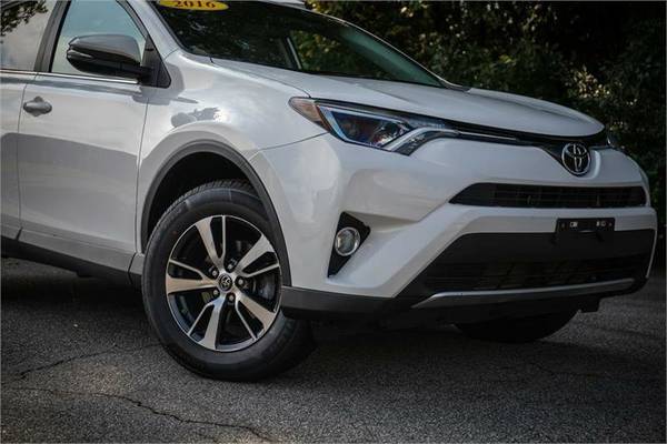 2016 Toyota RAV4 XLE 4x4* LOADED* CLEAN CARFAX* ONE OWNER* for sale in High Point, TN – photo 2
