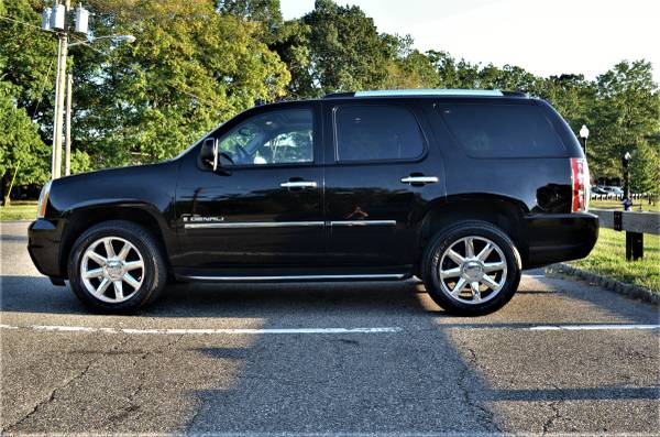 2009 GMC Yukon Denali -----LOADED----LIKE NEW!!!----- $12500 for sale in Middle Village, NY – photo 2