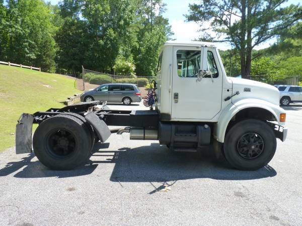 Low Miles International 4700 Day Cab Diesel Truck DT466 AUTOMATIC for sale in Duluth, GA – photo 5