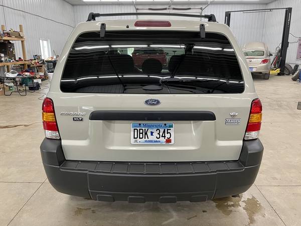 2005 Ford Escape XLT 4WD/72K Miles/2-Owner/Very Nice - cars & for sale in South Haven, MN – photo 4