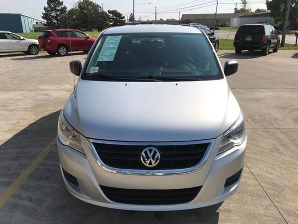 2009 *Volkswagen* *Routan* *S* - cars & trucks - by dealer - vehicle... for sale in Medina, OH – photo 5