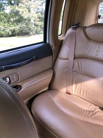 1995 Lincoln Town Car Signature Series - cars & trucks - by owner -... for sale in Carleton, MI – photo 14