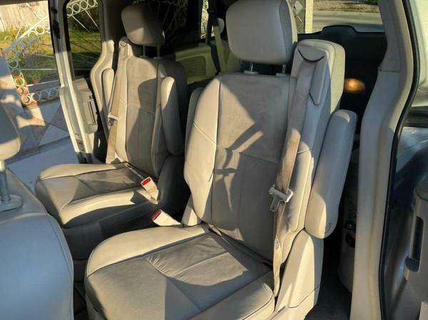 Chrysler town & country 2008 really clean - - by for sale in North Las Vegas, NV – photo 3