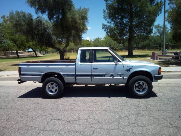 ***REDUCED*** 1984 NISSAN 720 4X4 KING CAB TRUCK DELUXE MODEL EDITION for sale in Tucson, NV – photo 5