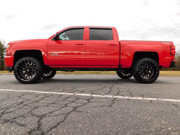 1 OWNR LIFTED 17 CHEVY SILVERADO 1500 LT Z71 CREW 22X12 *NEW 33... for sale in KERNERSVILLE, NC – photo 9