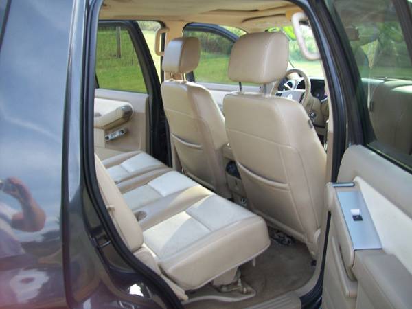 2007 Mercury Mountaineer 3rd Row, Leather, Moonroof for sale in Raymond, MS – photo 8