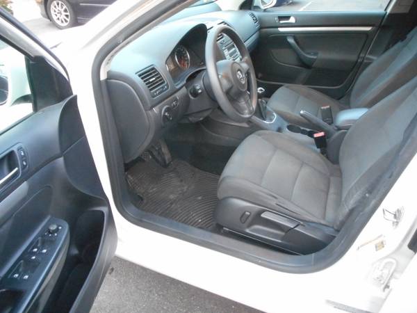 2010 VOLKSWAGEN JETTA 2.5S 5-SPEED MANUAL, ONLY 82K MILES. for sale in Whitman, MA – photo 9