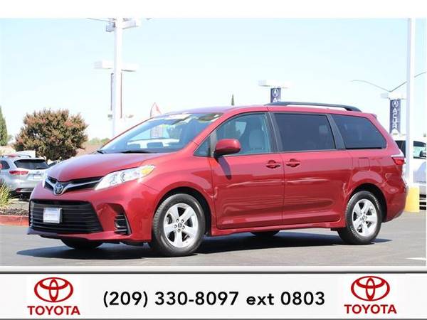 2018 Toyota Sienna mini-van Passenger LE for sale in Stockton, CA – photo 2