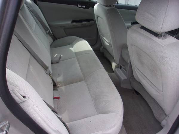 2006 chevy impala LS 4 DR - - by dealer - vehicle for sale in Hortonville, WI – photo 7