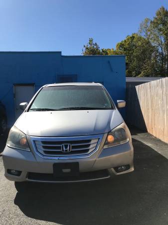 Honda Odyssey van Touring Navigation Backup camera 3rd row seat for sale in Lorton, District Of Columbia – photo 3