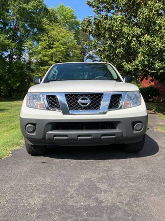 2018 Crew Cab Nissan Frontier, One Owner, 39, 000 miles - cars & for sale in Charlotte, NC – photo 2