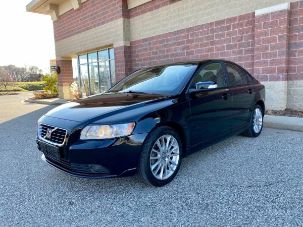2010 VOLVO S40 *** LOW MILES *** HEATED SEATS *** FWD *** VERY... for sale in Jenison, MI – photo 3