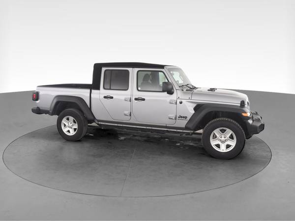 2020 Jeep Gladiator Sport Pickup 4D 5 ft pickup Gray - FINANCE... for sale in irving, TX – photo 14