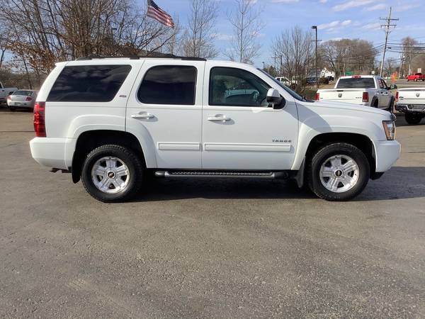 No Accidents! 2011 Chevy Tahoe! Z71 4x4! 3rd Row! Loaded! - cars & for sale in Ortonville, OH – photo 6
