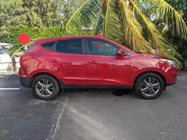 2015 Red Hyundai Tucson GLS - cars & trucks - by owner - vehicle... for sale in Fort Lauderdale, FL – photo 2