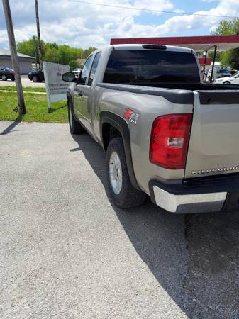 2007 CHEVY SILVERADO - - by dealer - vehicle for sale in LITCHFIELD, IL – photo 4