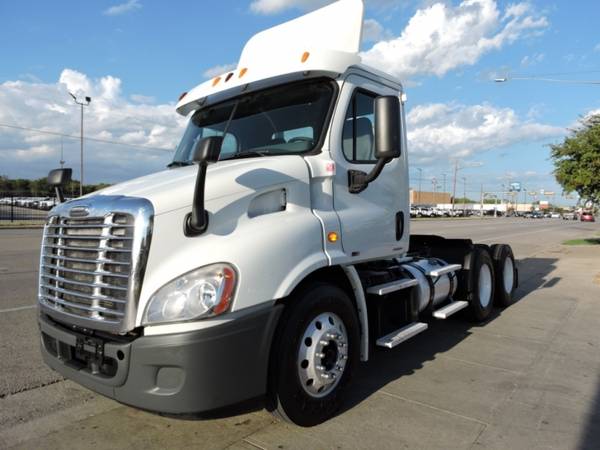 2011 FREIGHTLINER CASCADIA DAYCAB DD13 with for sale in Grand Prairie, TX – photo 13