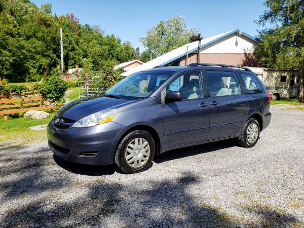 2010 Toyota Sienna CE-One Owner for sale in Whitesboro, NY – photo 2