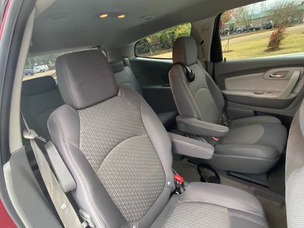 2012 CHEVY TRAVERSE WE TREAT YOU LIKE FAMILY! COZY SUV FOR PRICE! -... for sale in Ridgeland, MS – photo 17