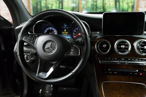 2018 Mercedes-Benz GLC AWD All Wheel Drive C300 GLC300 C-Class GLC-Cla for sale in Portland, OR – photo 18