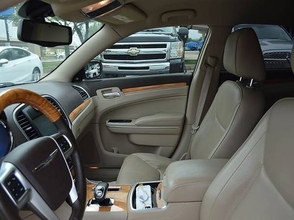 2013 Chrysler 300C Base - - by dealer - vehicle for sale in GRAPEVINE, TX – photo 12