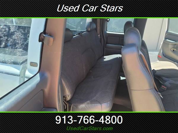 2001 Chevrolet Silverado 1500 - - by dealer - vehicle for sale in Kansas City, MO – photo 18