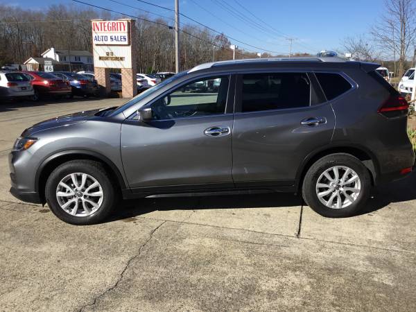 2020 Nissan Rogue SV 5k mil Like New Loaded Perfect Cond - cars &... for sale in Dickson, TN – photo 2